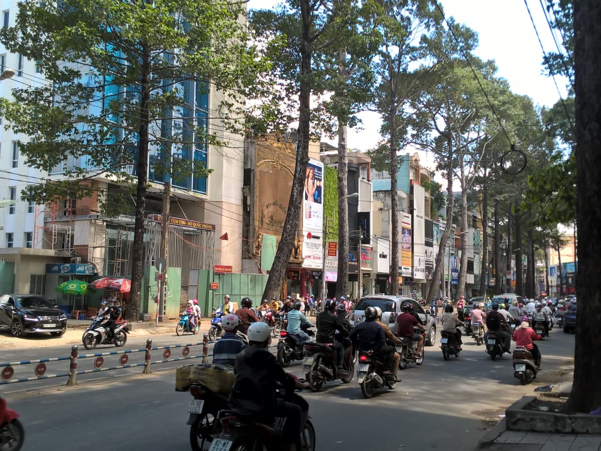 How to Cross the Street in Vietnam