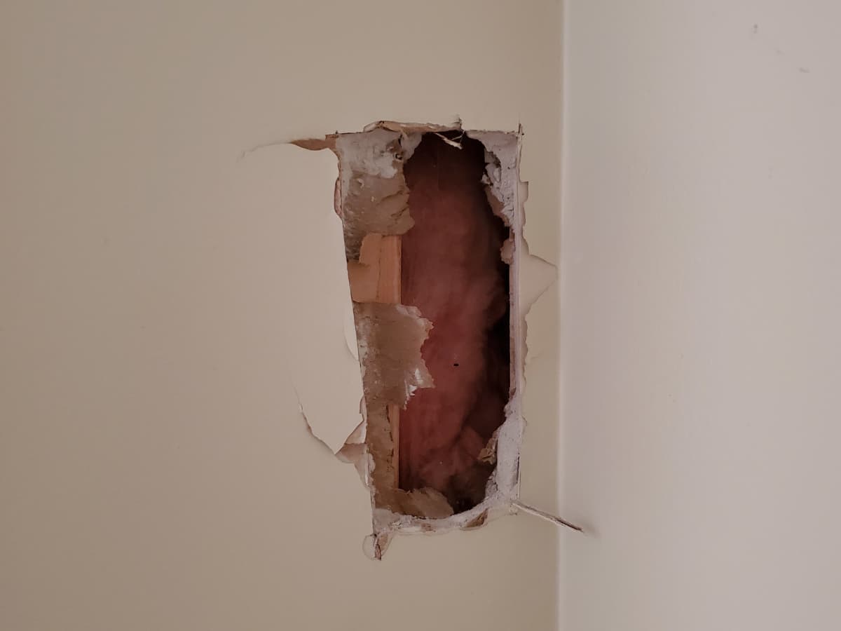 The Best Patching Materials for Drywall Hole Repair - Dengarden