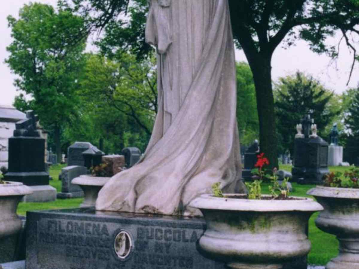 Haunted Cemeteries In Illinois: Part II - HubPages, image size:1200x900