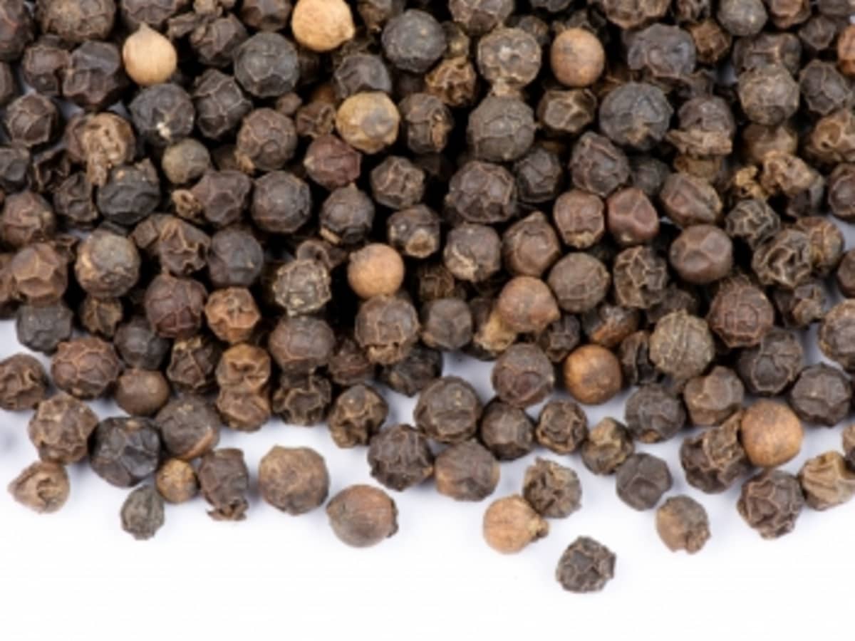 A Guide to Whole Black Peppercorn, Uses, Benefits, Where to Buy