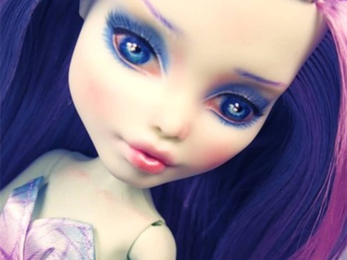 Presenting Miss SassyPants (lol, j/k) Clawdeen G3 repaint, wanted to give  her a bit of her OG attitude back : r/MonsterHigh