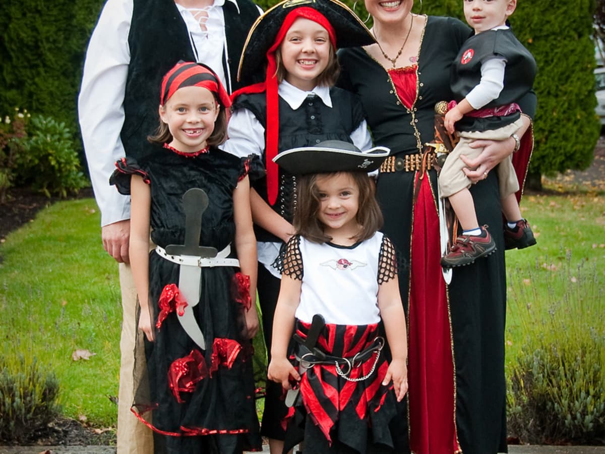 Family Costumes for Halloween - HubPages