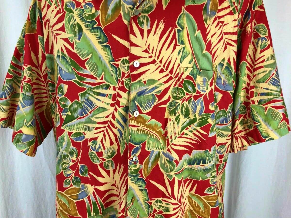 Hilo Hattie The Hawaiian Original Classic Hibiscus Aloha Shirt Red / Large