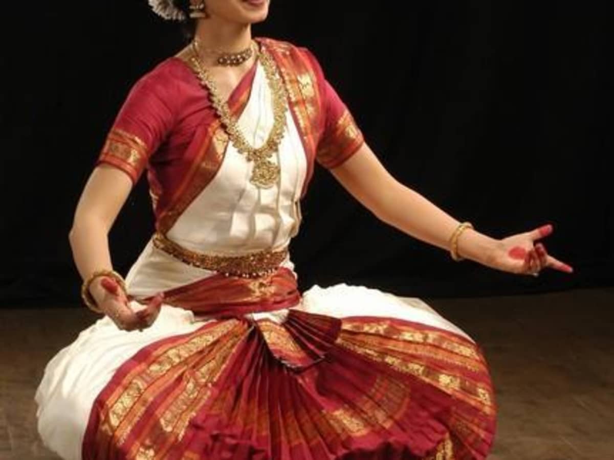 Classicsl Indian Dance pose -- Ancient Salutations: A Concert on Classical  Indian Dance with R… | Indian dance costumes, Bharatanatyam poses, Indian  classical dance