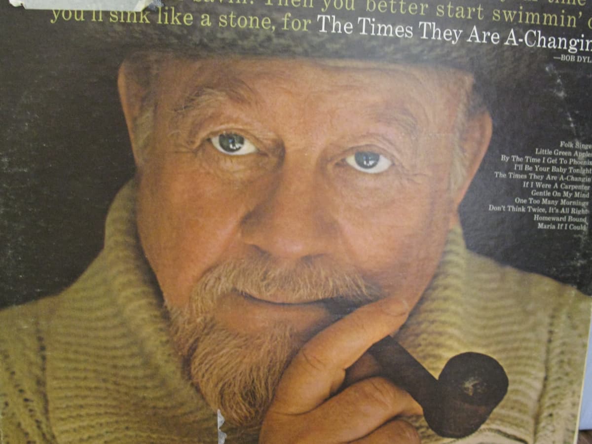 Burl Ives,the Wayfaring Stranger, Rift With Folk Singer Pete Seeger over  communist blacklisting - HubPages