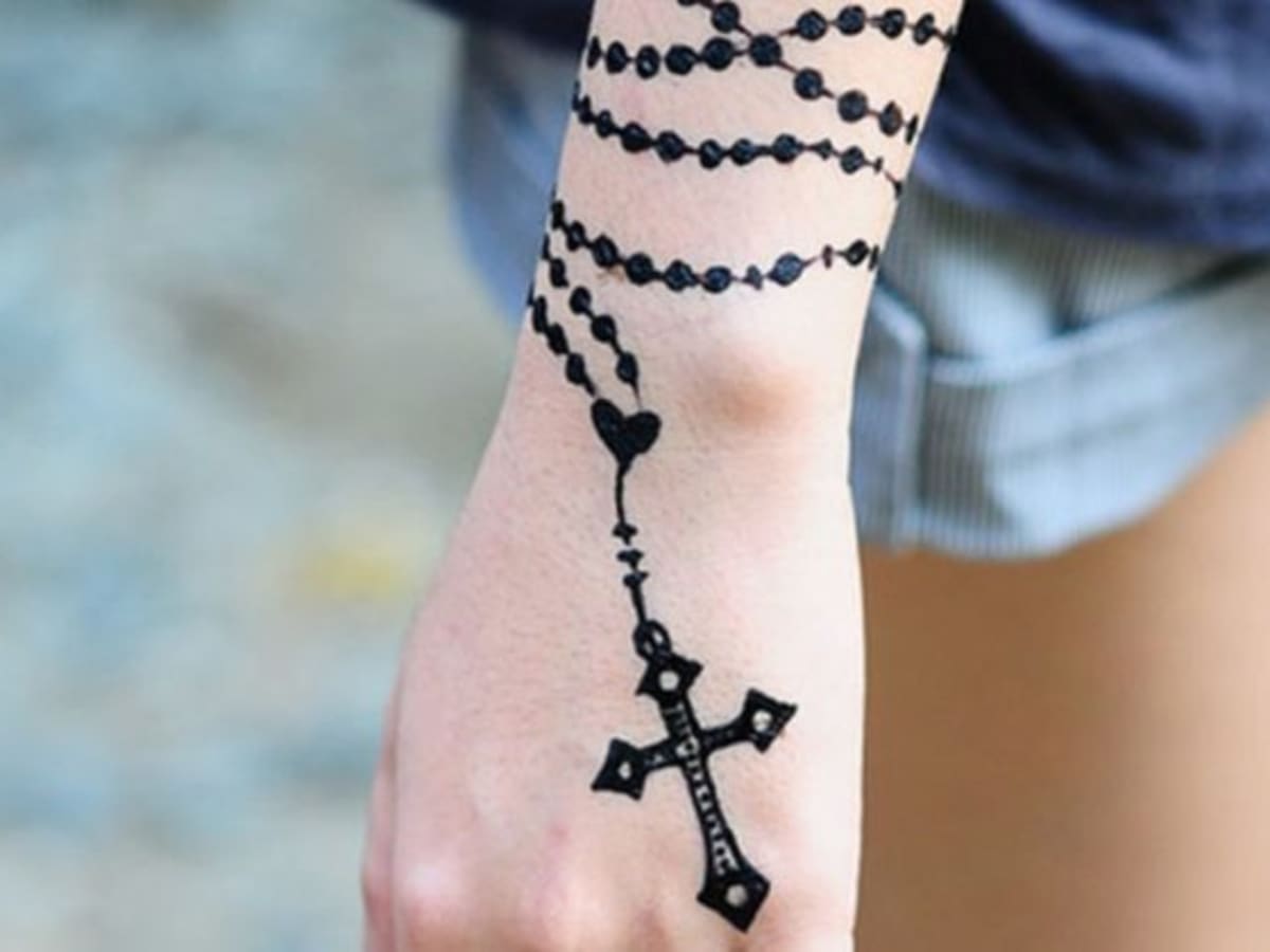 The Meanings & Symbolism Behind Wooden Cross Tattoos – 39 Designs -  inktat2.com