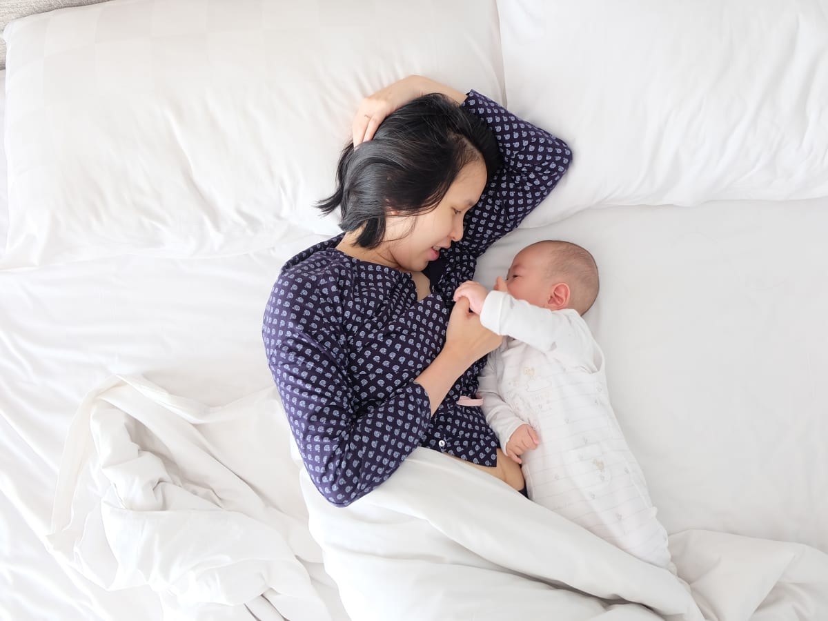 How to Safely Co-Sleep or Bed-Share With Your Baby - WeHaveKids