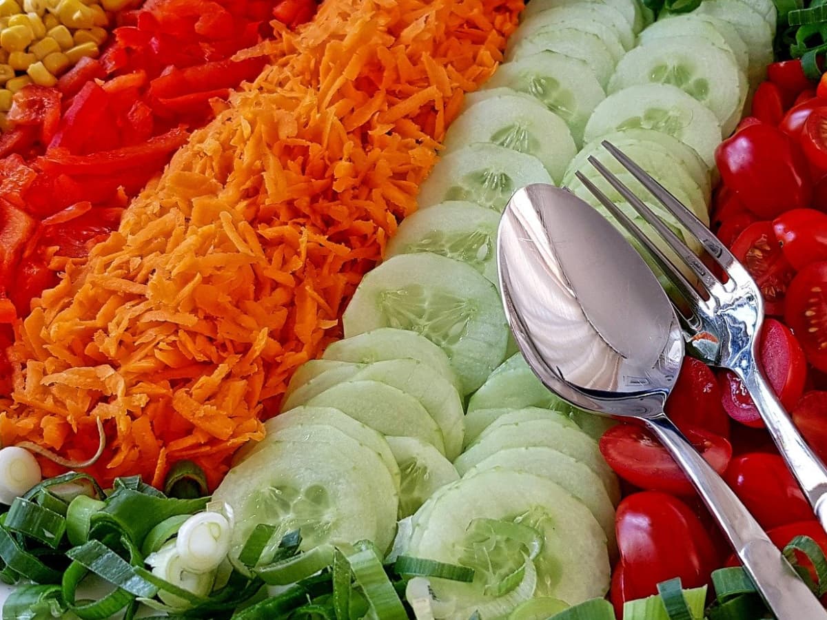 How to Make Best Salad Bar: 80+ Mix-and-Match Ideas - Delishably
