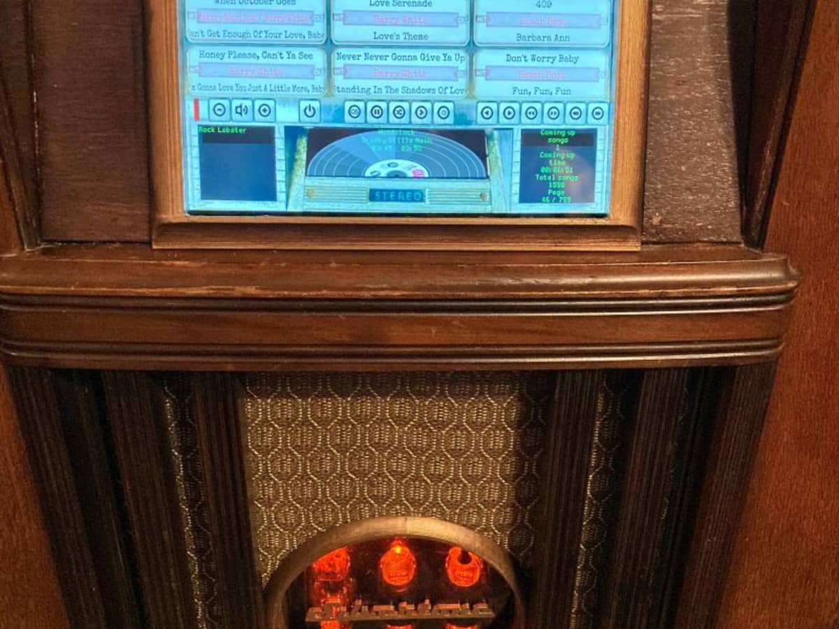 Build A Jukebox Using An Old Radio