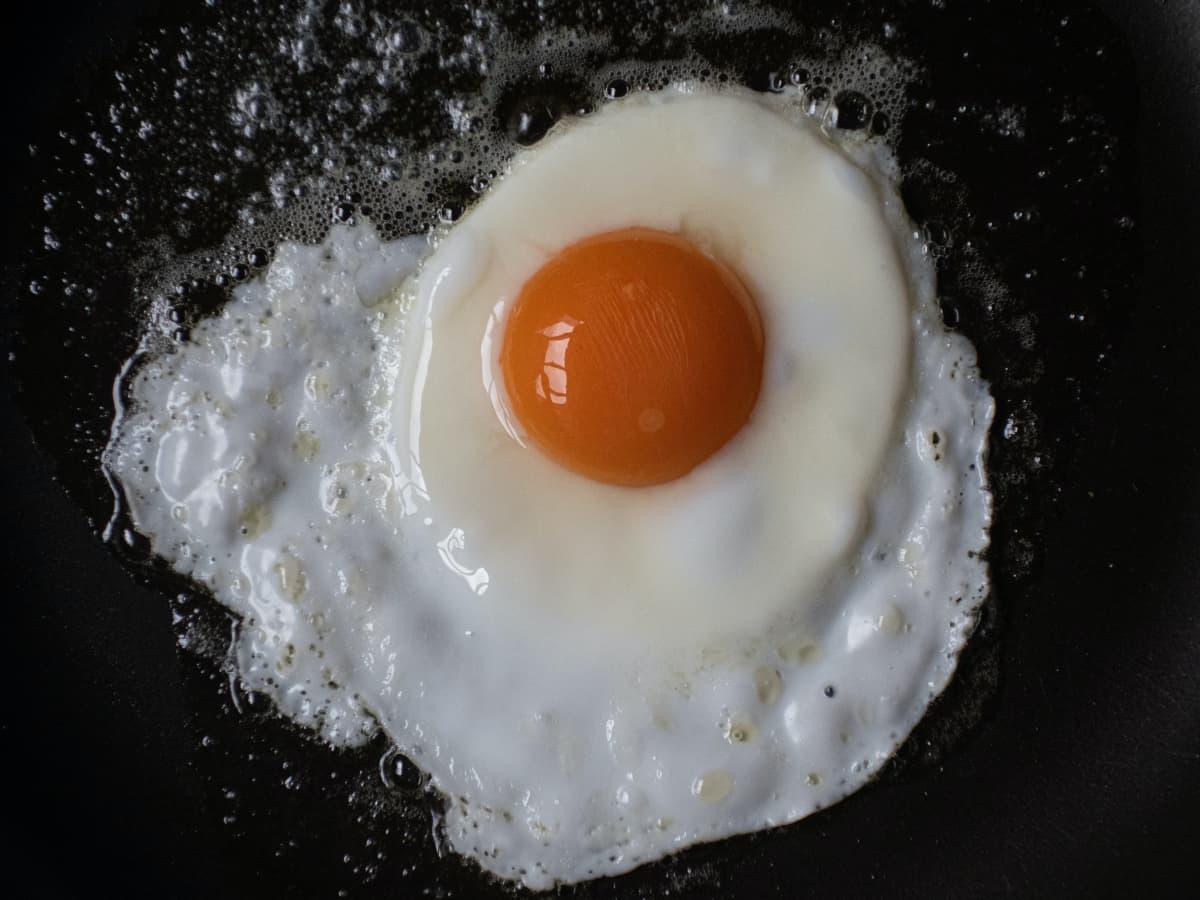 How to Make the Perfect Fried Egg - Delishably