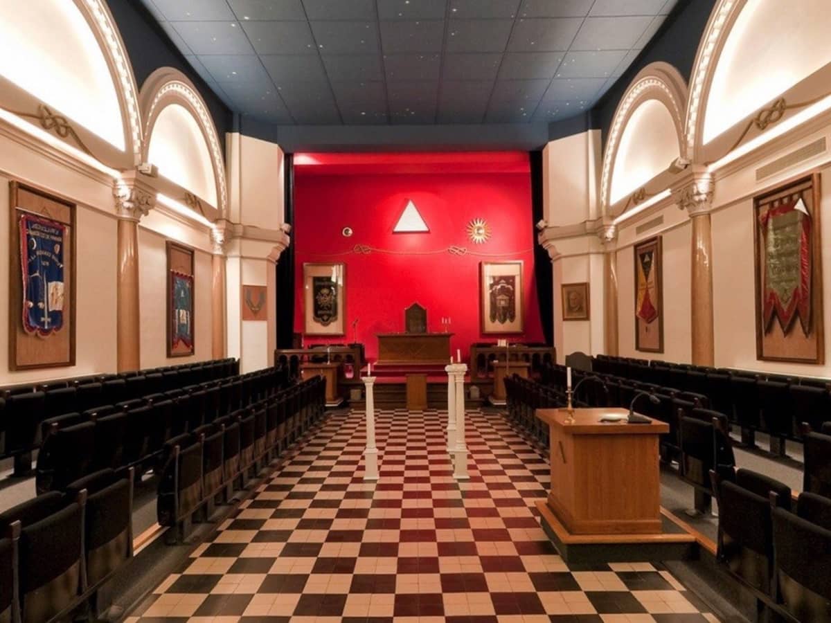 Meaning Behind the Freemason Checkered Floor - HubPages