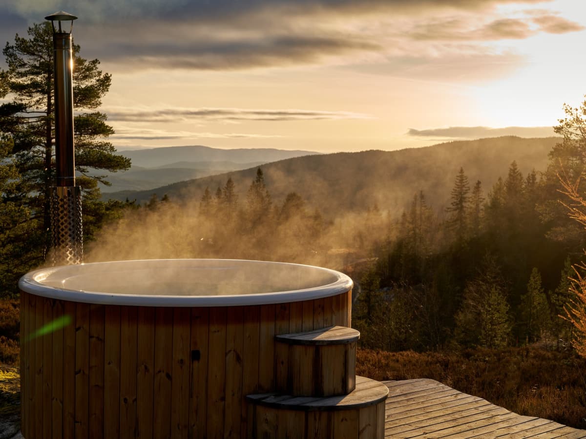 The Hot Tub Guru: Free Advice for First-Time Buyers - Dengarden