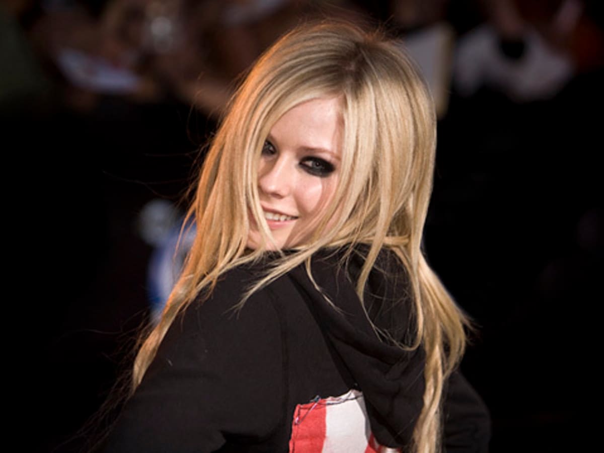 25 Hottest Blonde Female Singers in Rock n Roll