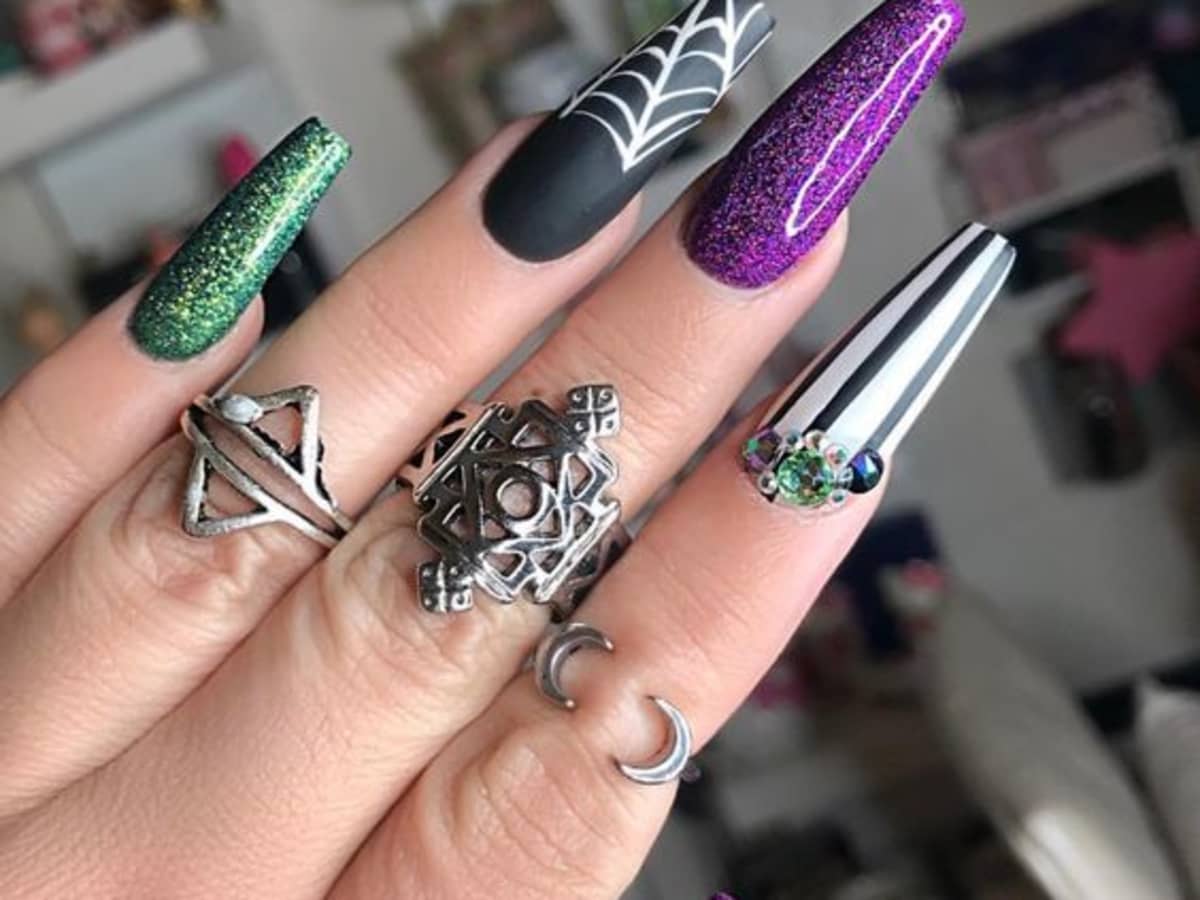 nail art designs black and green