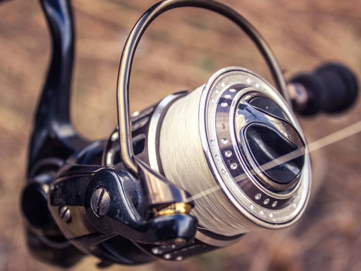 How to Properly Spool a Spinning Reel and Prevent Line Twists - SkyAboveUs