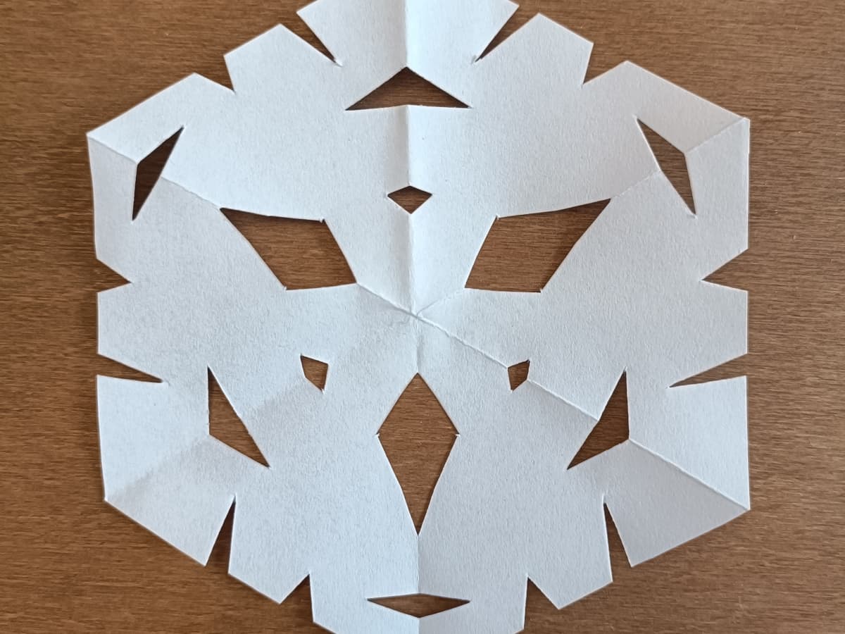 How to Make a Mathematical Paper Snowflake (Christmas Crafts