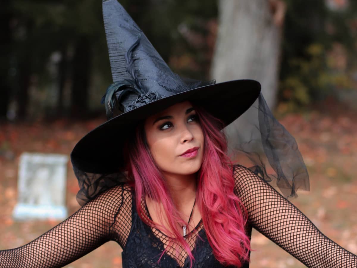 60+ DIY Halloween Costume Ideas From Bratz to Zombies - Holidappy