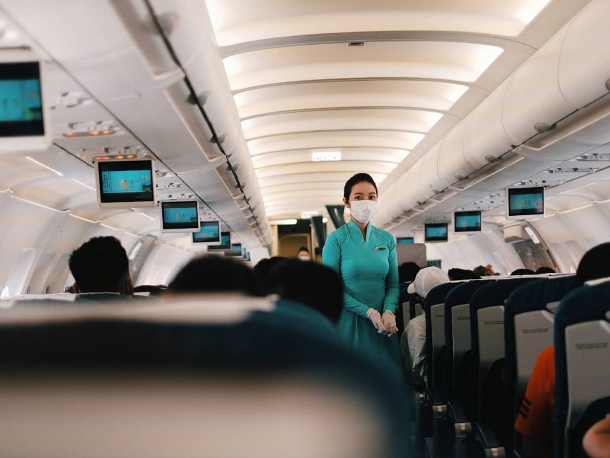 How To Hire A Flight Attendant: What To Look For
