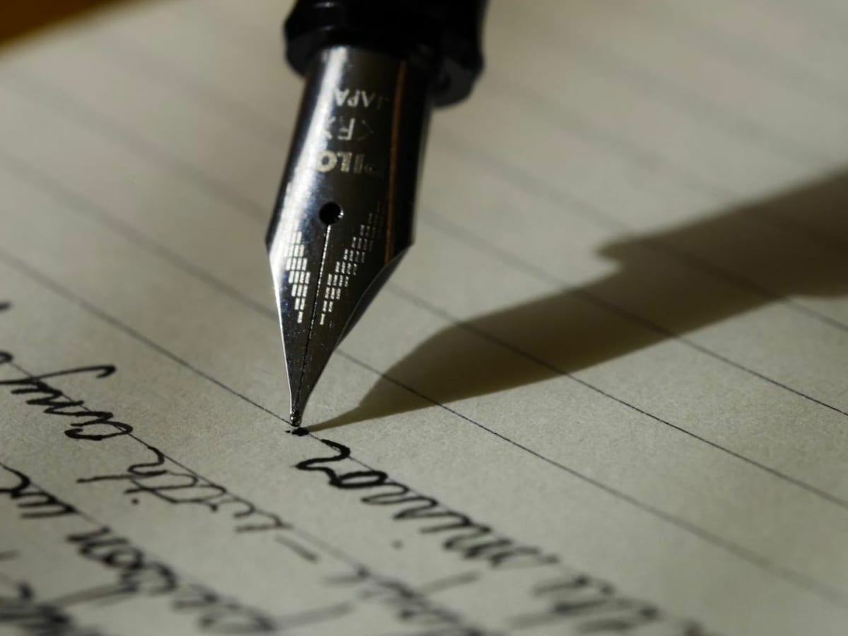 10 Best Note-Taking Pens (Take Writing From Boring to Brilliant!)