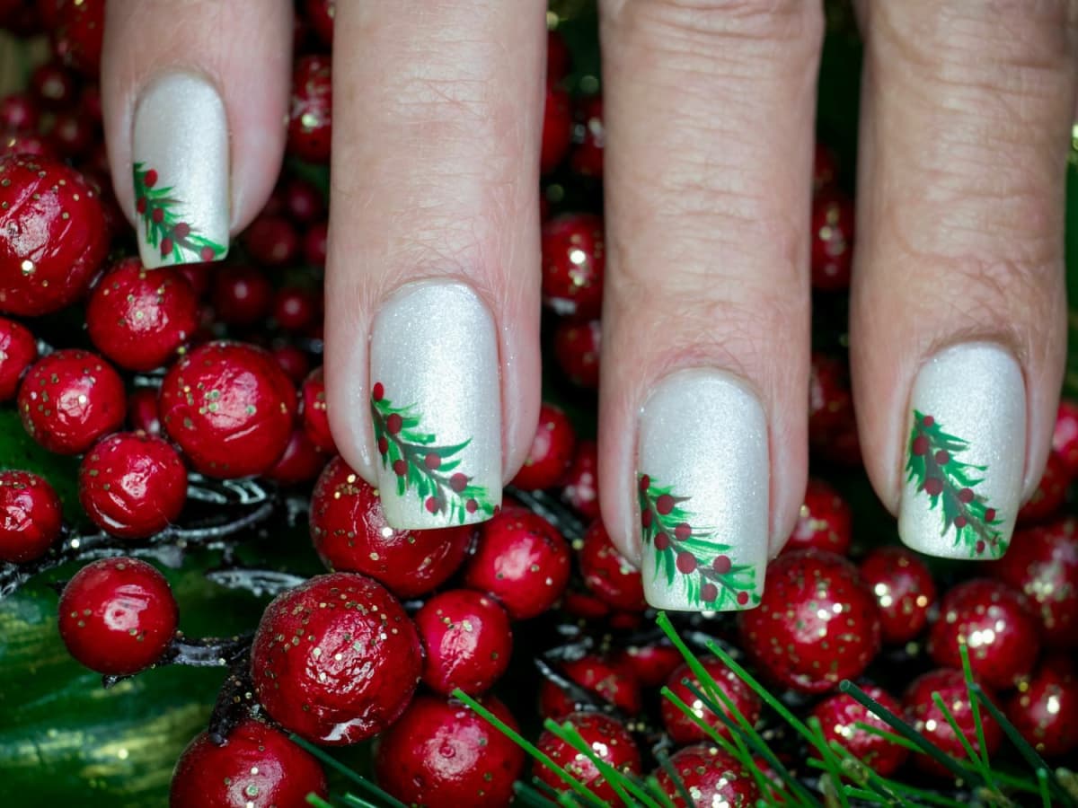 42 Best Christmas Nail Ideas & Designs for the Holidays