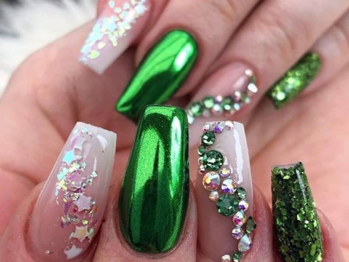 12 Beautiful Shamrock Nails - Pretty Designs | Shamrock nails, Nail designs,  Floral nail designs