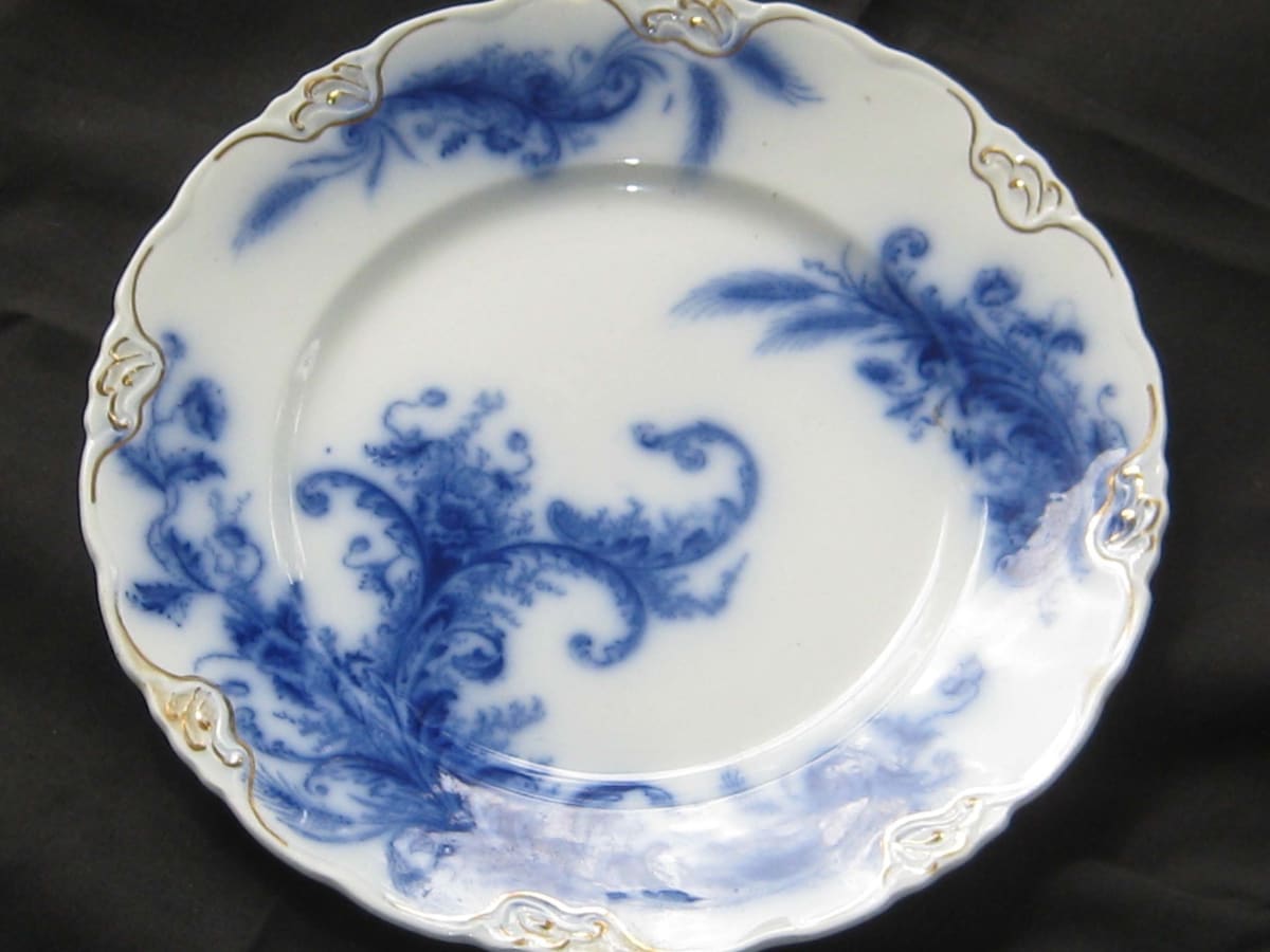 LARGE Antique Blue Willow China Porcelain Food Warmer Plate c.1891
