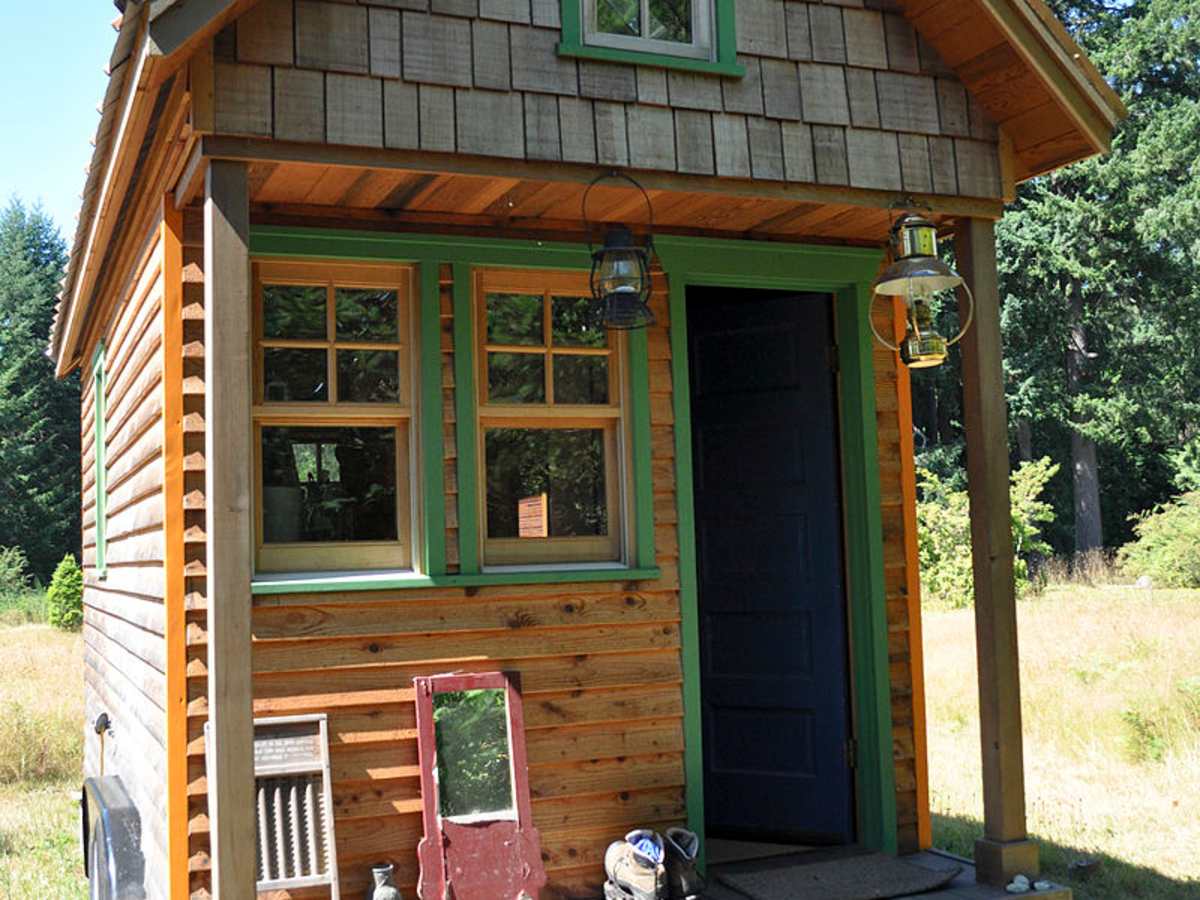 Is Living In A Tiny House On Wheels Right For You Toughnickel Money