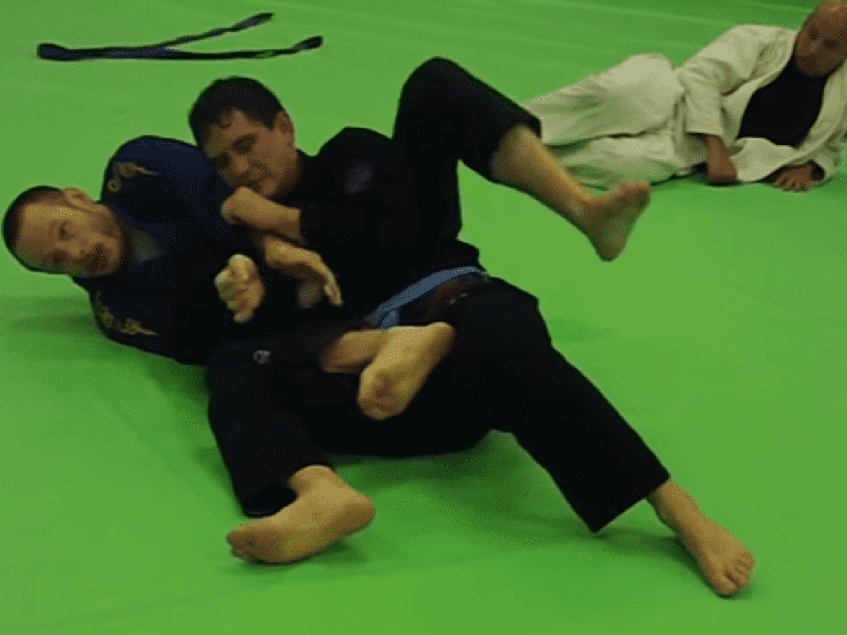 How to Do an Armbar From the Back in Brazilian Jiu-Jitsu - HowTheyPlay