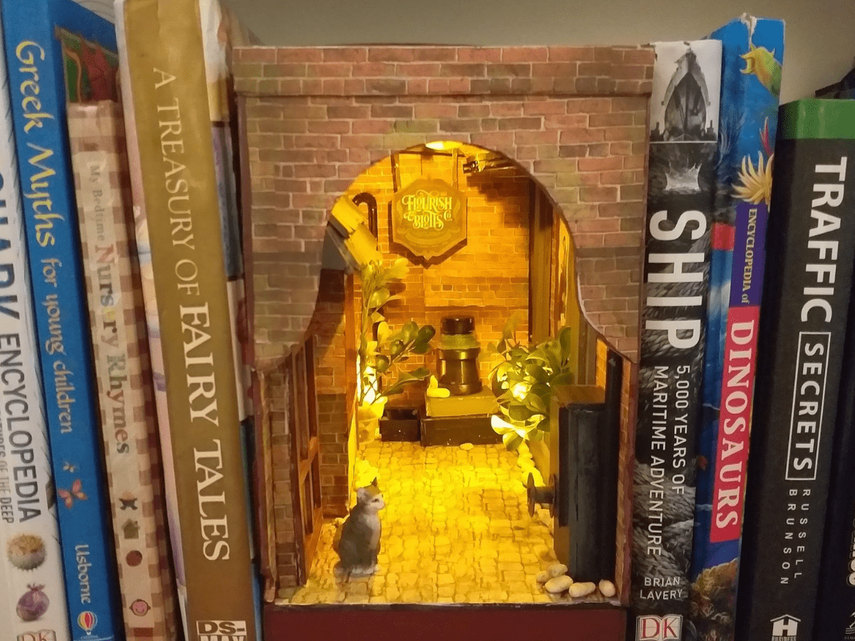 How to Make A Diagon Alley Book Nook for Beginners?
