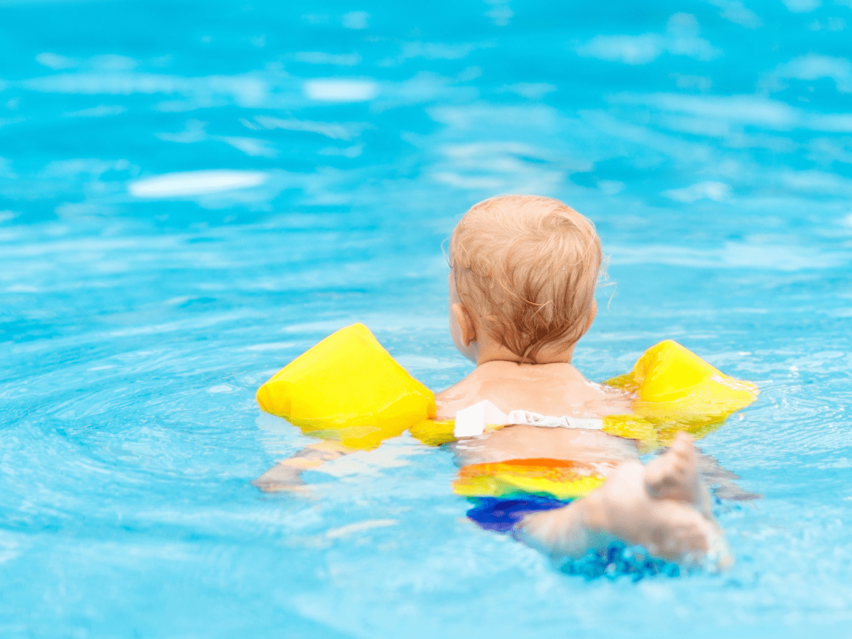 Instructional Swimming Lessons for Children - Swim Tank