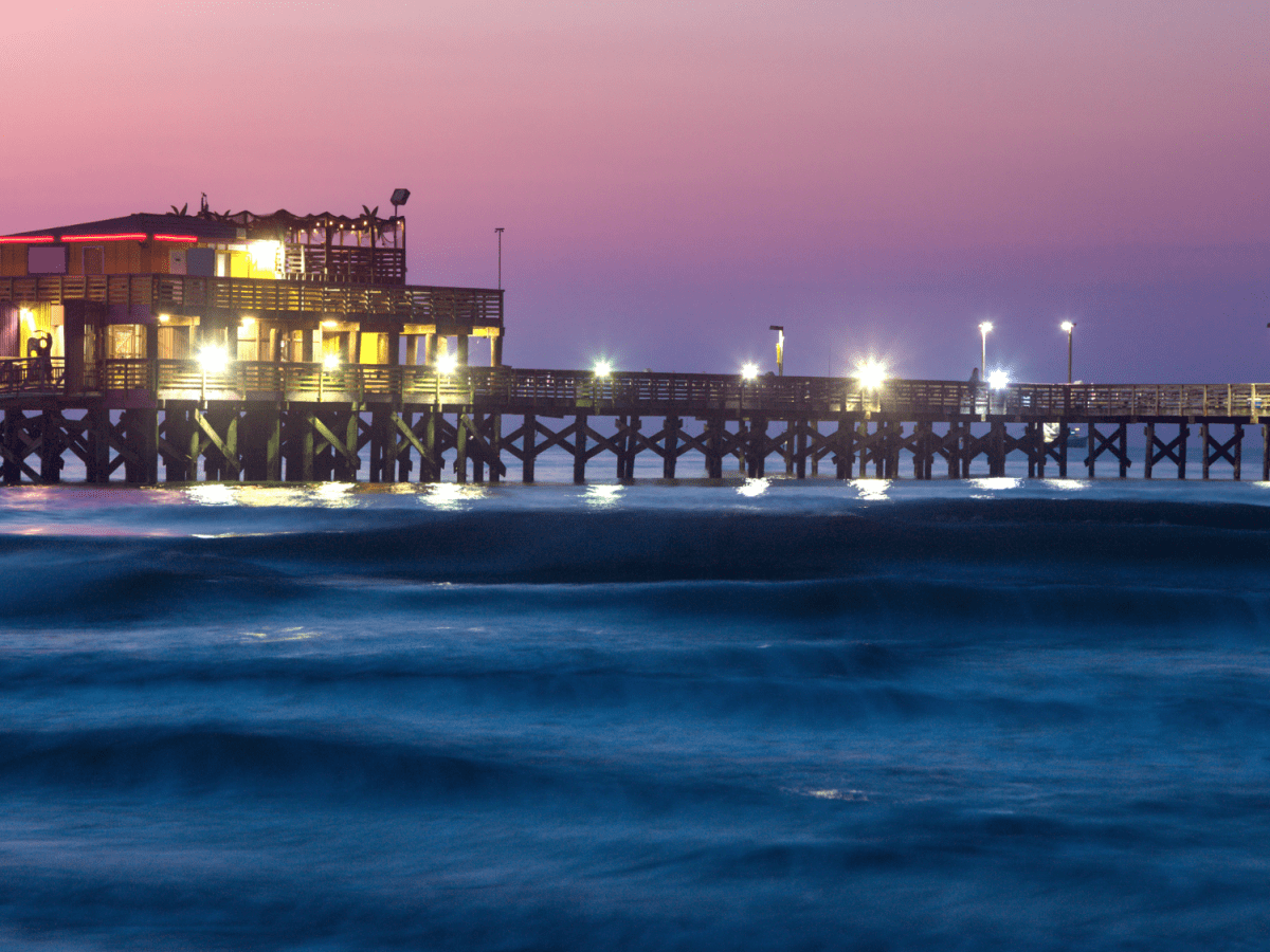 lights for night fishing - Picture of Galveston Fishing Pier