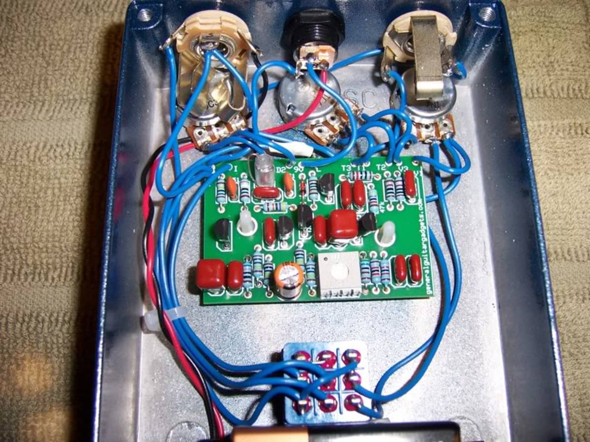 DIY Distortion Pedal - The BSIAB (Brown Sound In A Box