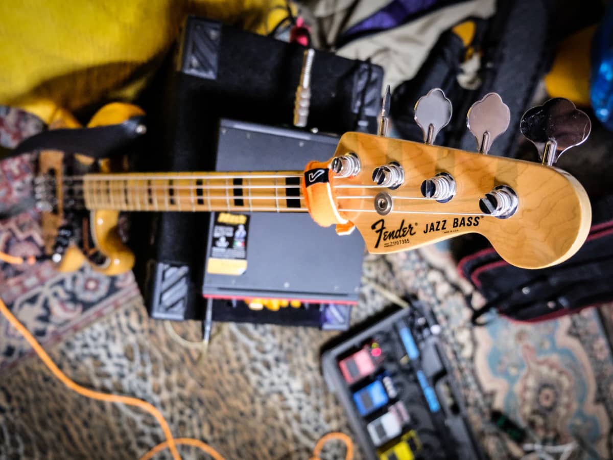 Review of the Mexican Fender Standard Jazz Bass - Spinditty