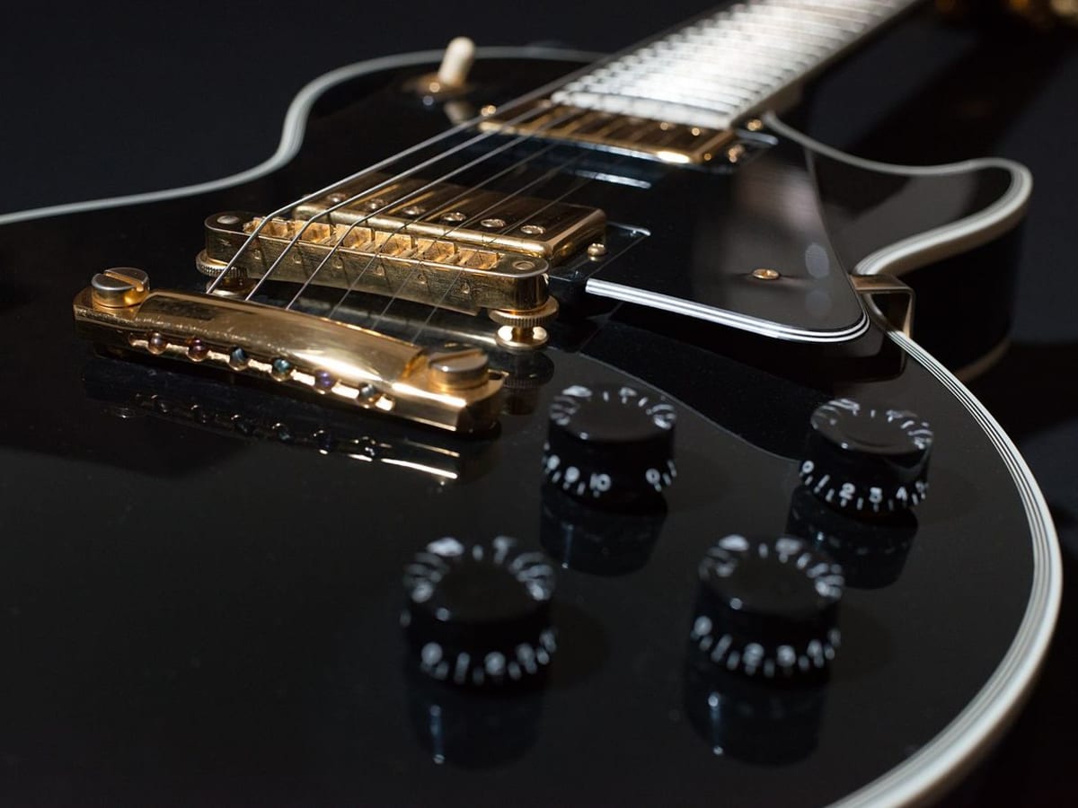 Epiphone Les Paul Custom PRO Guitar Review - Spinditty