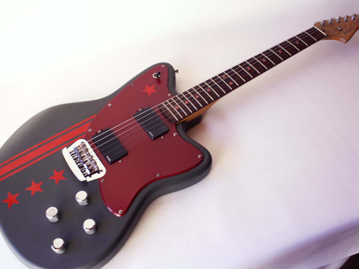 the-fender-toronado-guitars.jpg