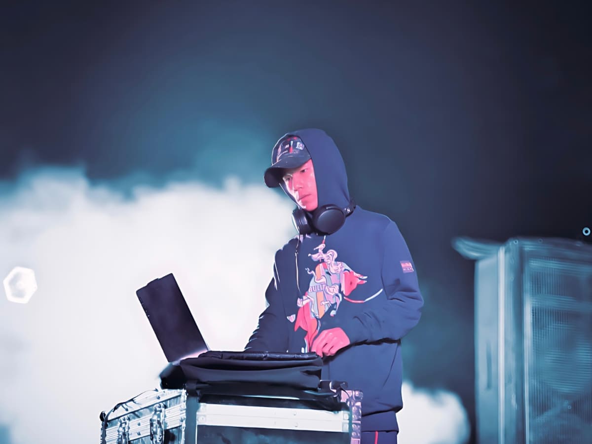ミュージシャン Rinx Rinx Neon: One of the Youngest Indian DJ And Music Producer - HubPages