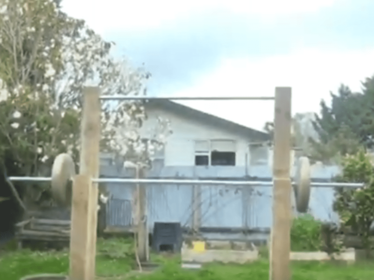 How To Build A Homemade Pull Up Bar And Squat Rack For Under 100