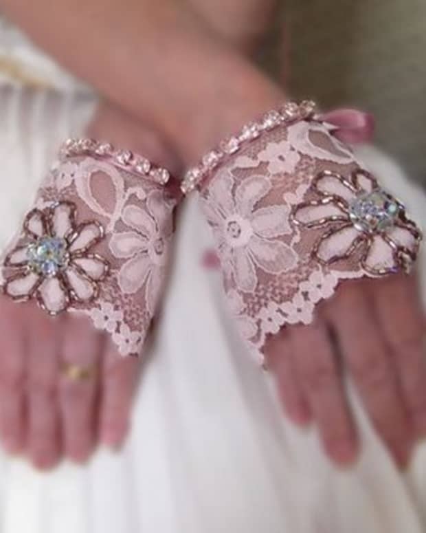 -how-to-make-fingerless-lace-gloves