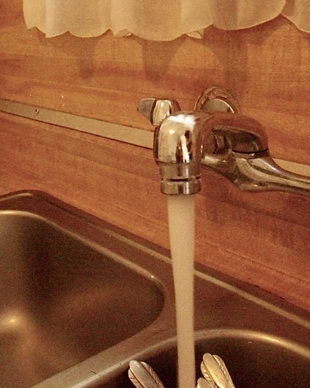 How to Switch Out WallMount and Handheld Showerheads Dengarden