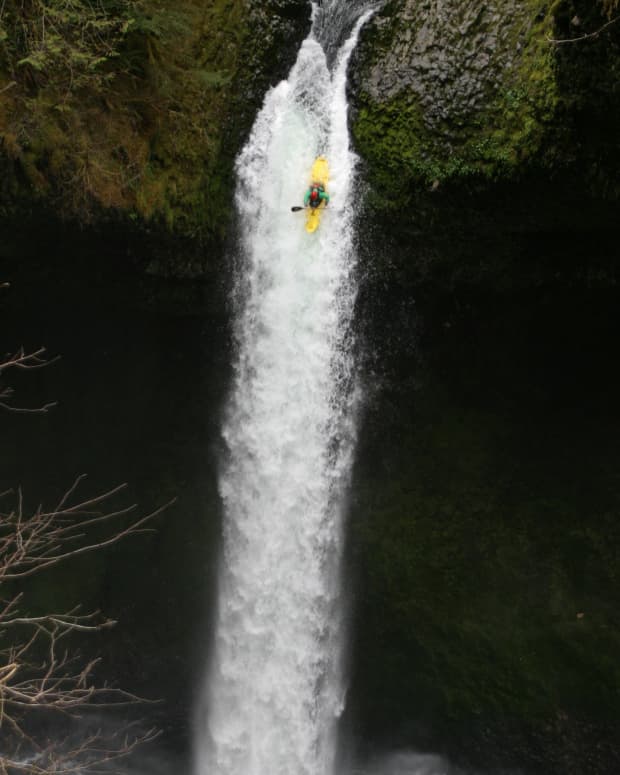 how-to-run-a-big-waterfall-in-a-kayak