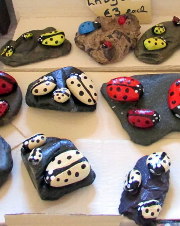how-to-paint-ladybird-stones-painted-ladybirds-on-small-pebbles-painting-acrylic-sell-craft-fairs