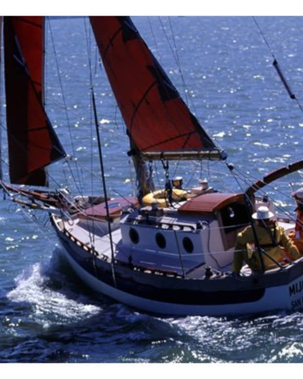 the-falmouth-22-cutter-a-surprisingly-small-cruising-sailboat
