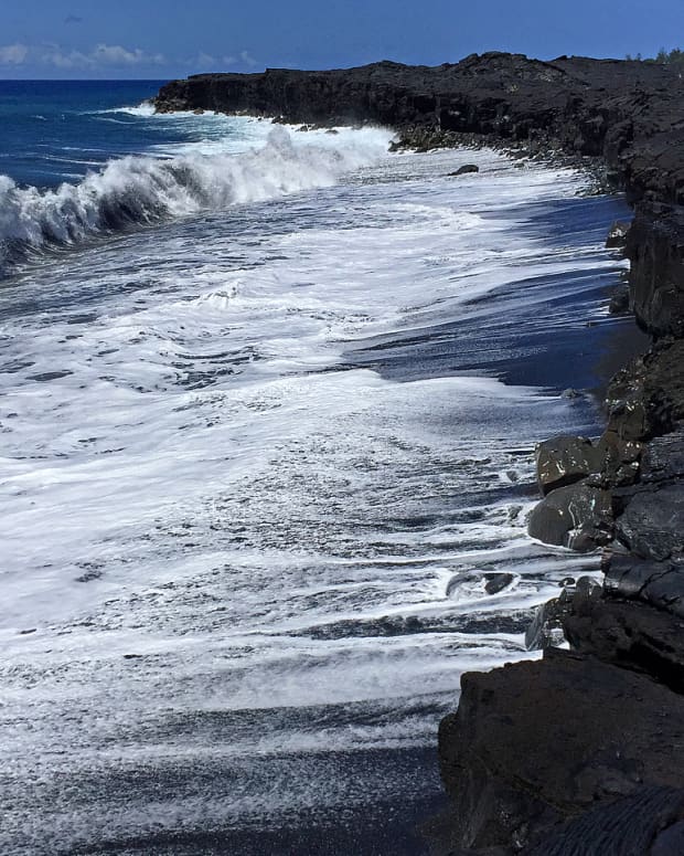 hidden-hawaii-spectacular-new-kaimu-black-sand-beach-in-kalapana-on-the-big-island