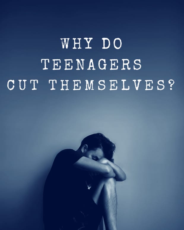 teenage-cutting-why-do-people-cut-themselves