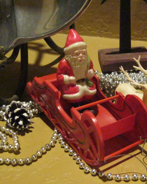 My Favorite Vintage And Collectible Christmas Decorations Holidappy