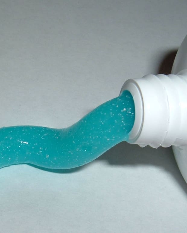 do-you-know-whats-in-your-toothpaste