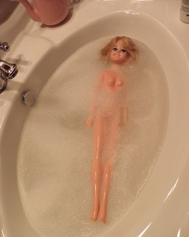 how-to-restore-and-clean-barbie-dolls