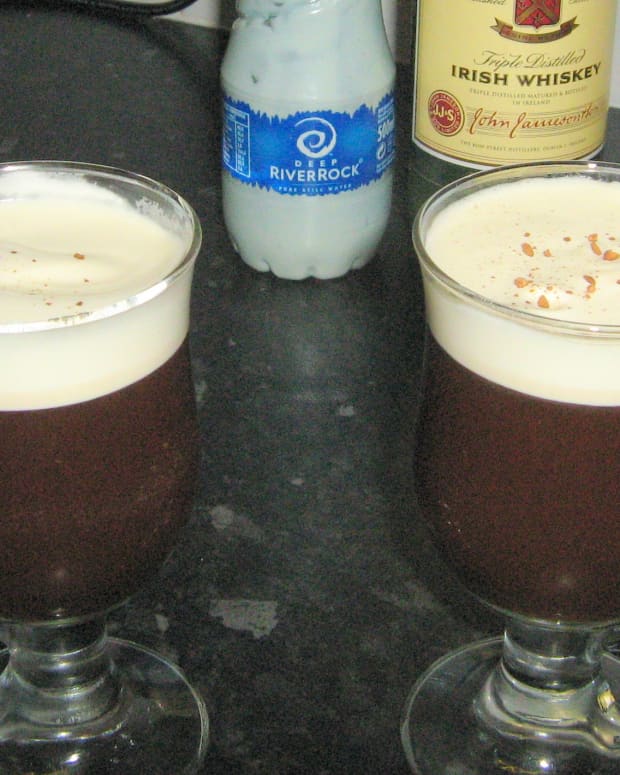 recipe-for-irish-coffee-whiskey-drink-how-to-make-jamesons-museum-visitors-center-ireland