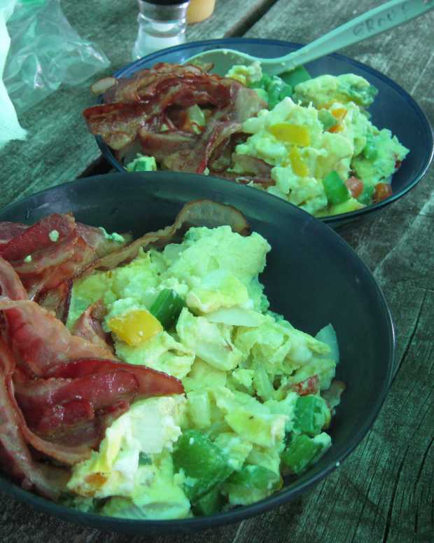 how-to-cook-an-omelette-in-a-freezer-bag-for-a-great-breakfast-while-camping