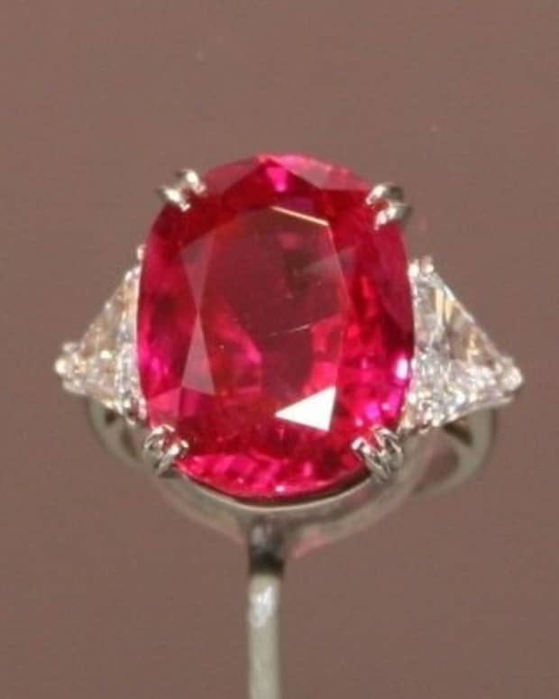 pink-rubies-vs-pink-sapphire